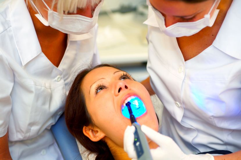 Signs That You Need to Visit a Cosmetic Dentist in Panama City Beach, FL